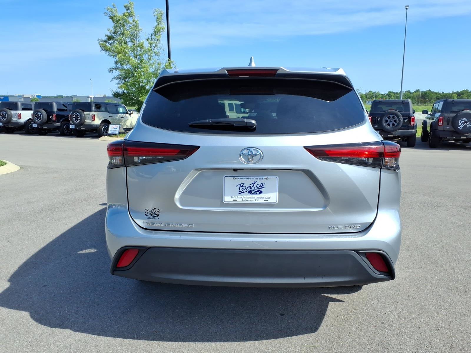 Used 2025 Toyota Highlander XLE AWD/4WD image 4