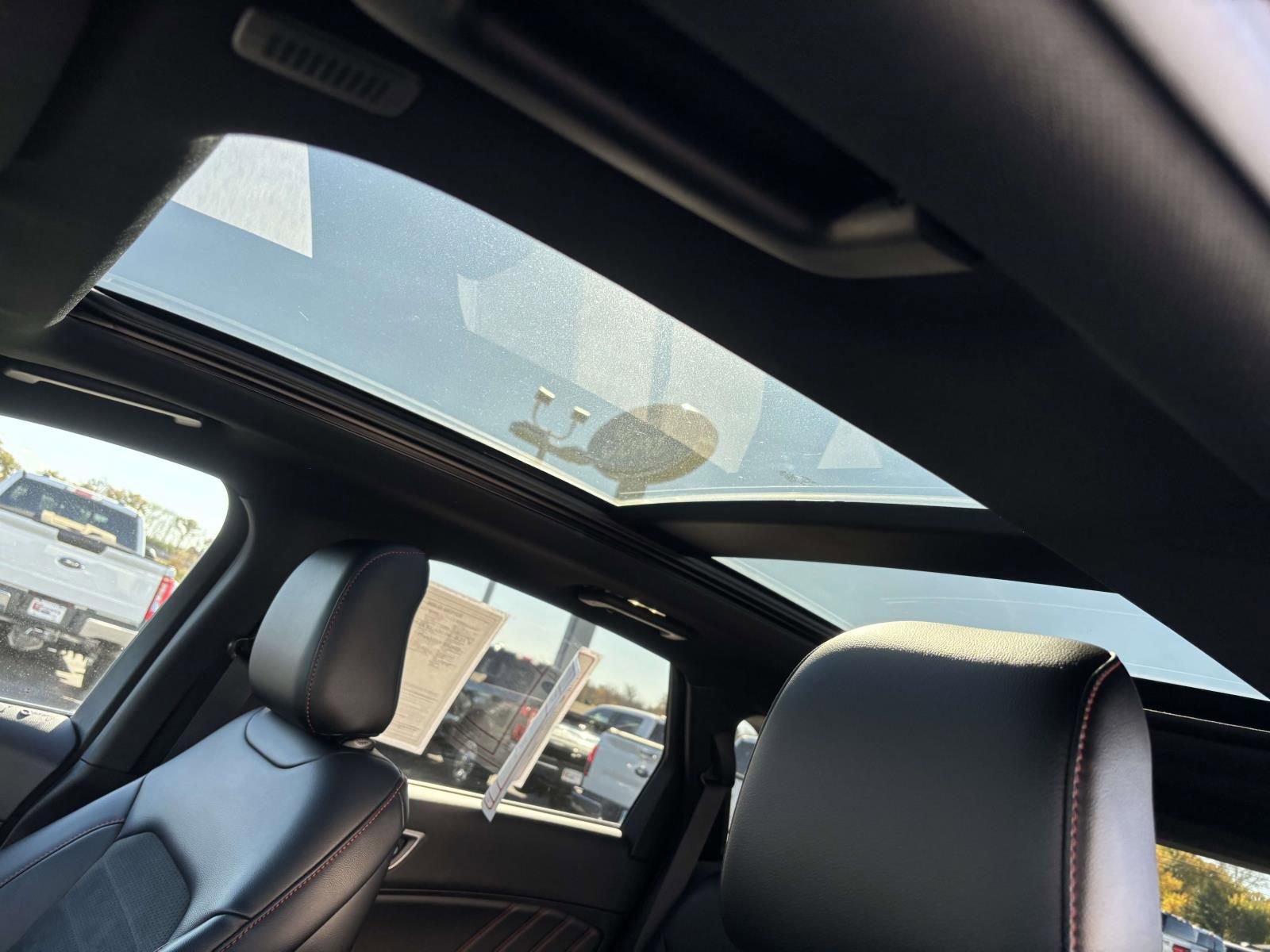 Certified 2020 Ford Edge ST-Line w/ Cold Weather Package image 27