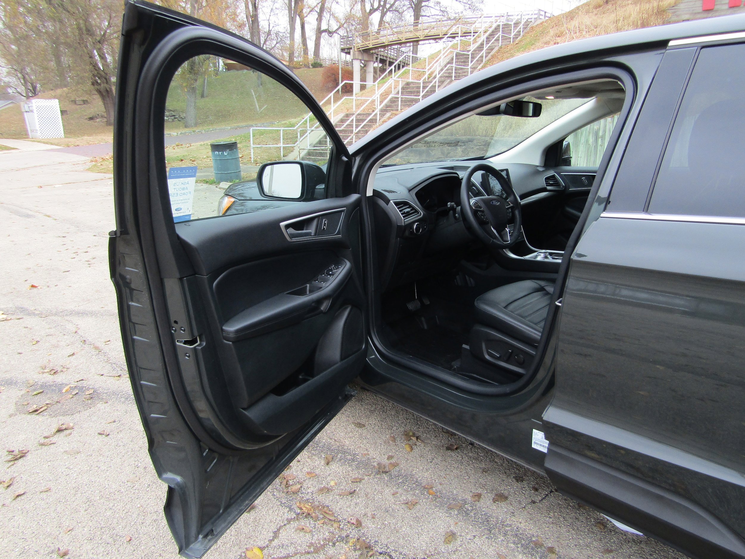 Certified 2024 Ford Edge SEL w/ Convenience Package AWD/4WD image 9