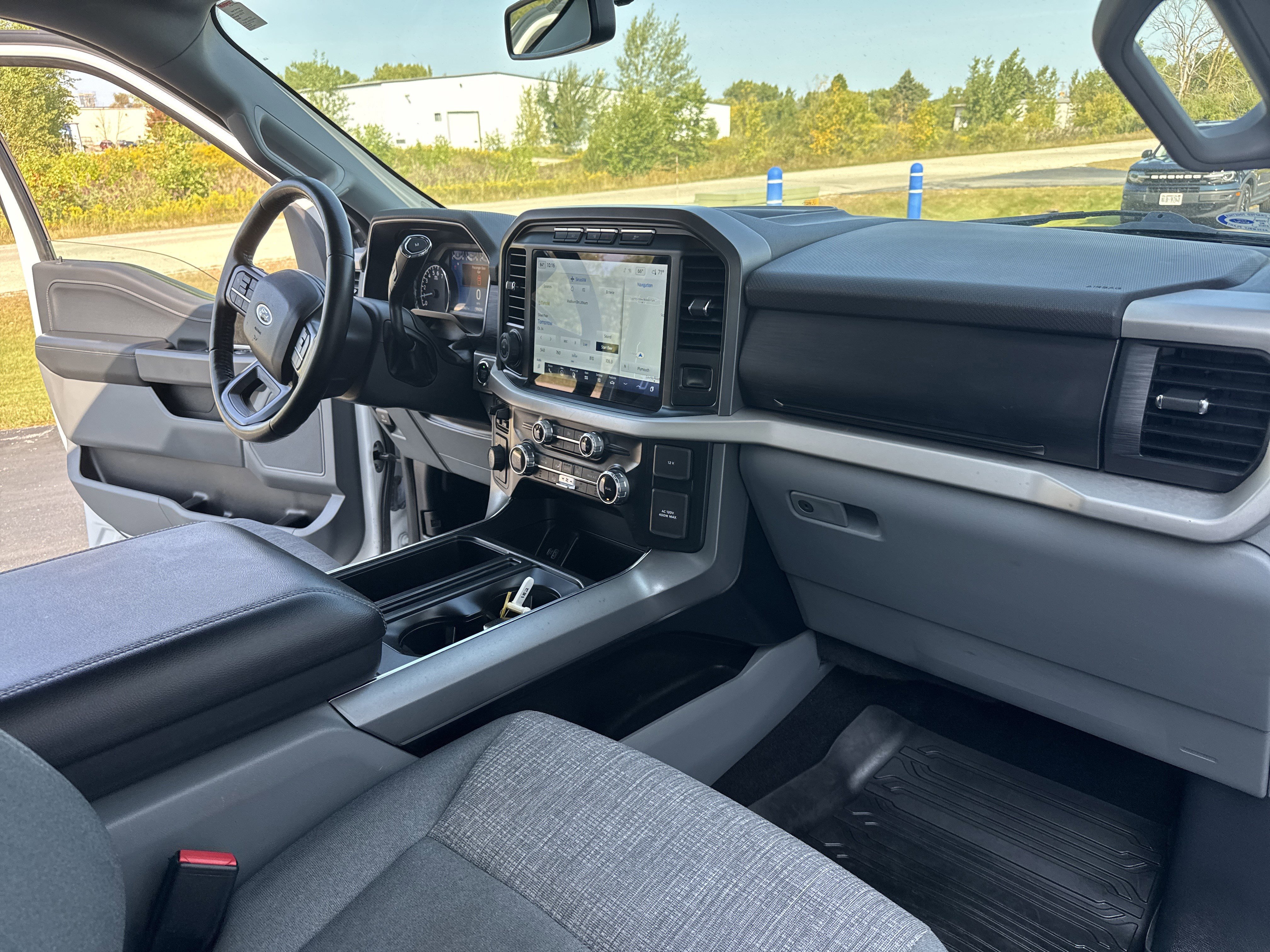 Certified 2022 Ford F150 XLT w/ Equipment Group 302A High image 30