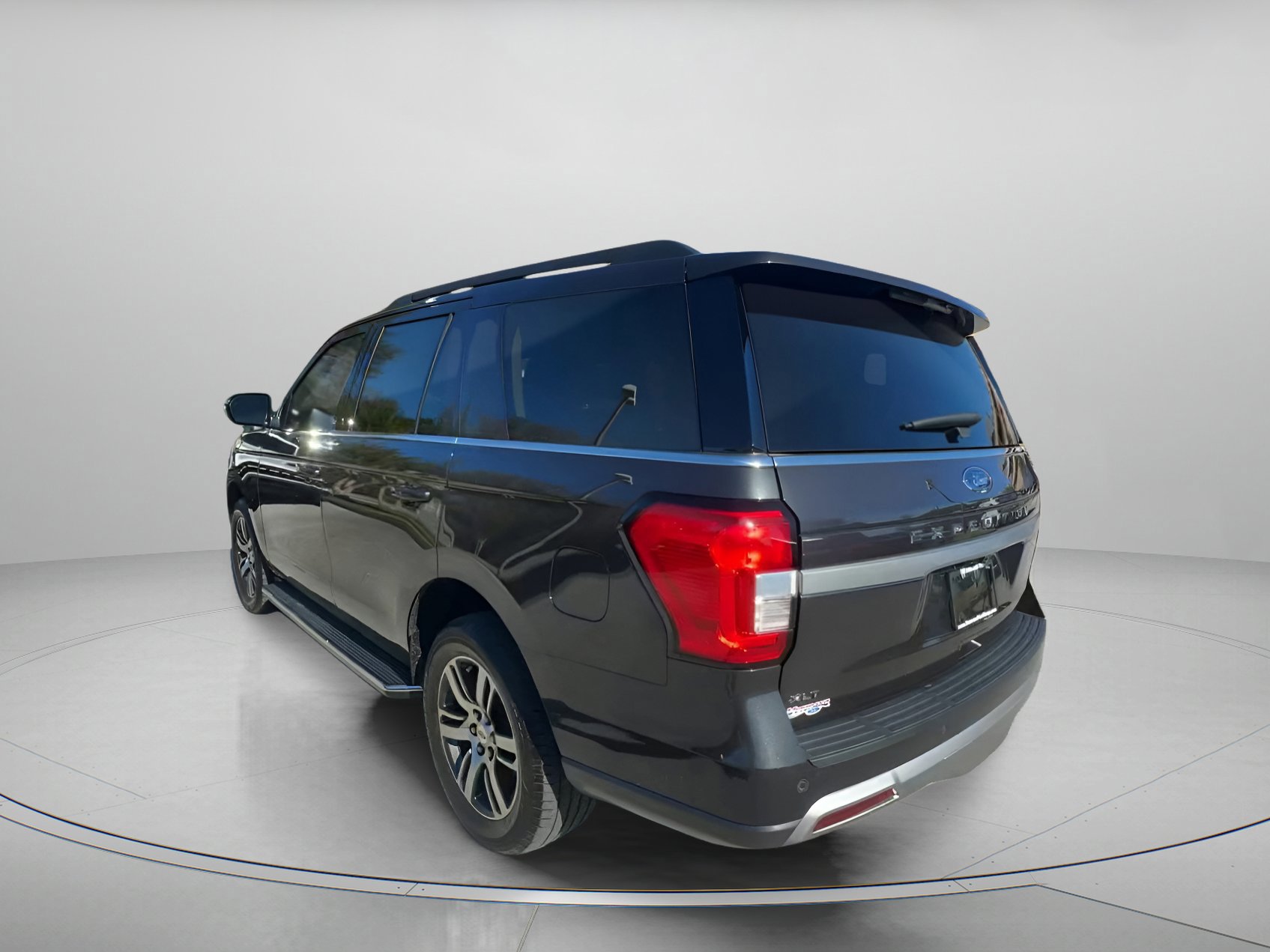Certified 2023 Ford Expedition XLT image 15