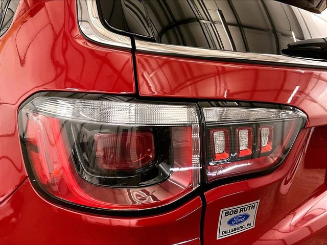 Used 2018 Jeep Compass Latitude w/ Cold Weather Group AWD/4WD image 28
