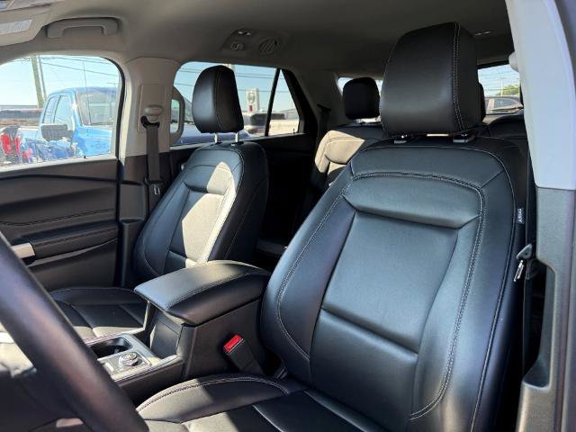 Certified 2023 Ford Explorer XLT w/ Equipment Group 202A AWD/4WD image 15