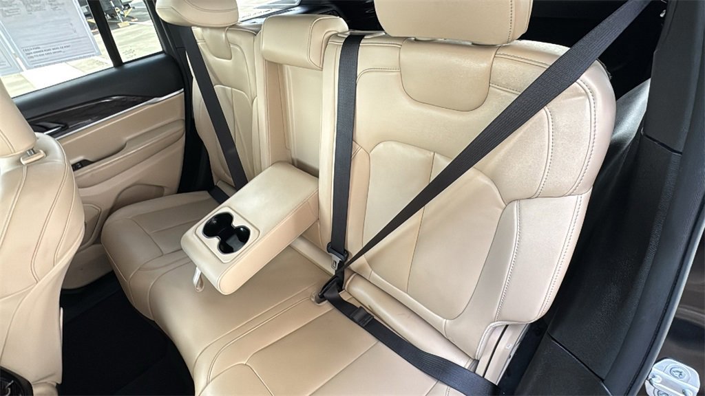 Used 2023 Jeep Grand Cherokee Limited image 24