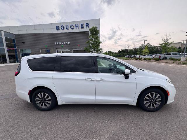 Used 2023 Chrysler Pacifica Touring-L FWD image 8