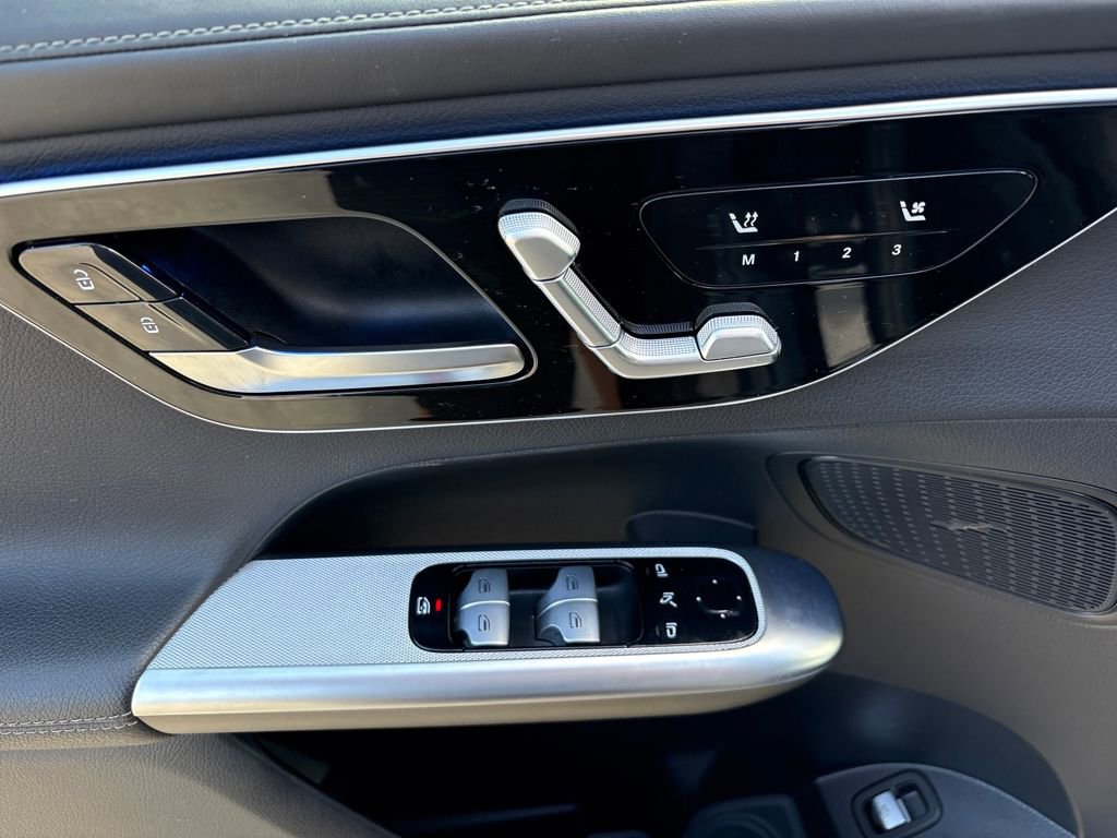 Used 2024 Mercedes-Benz GLC 300 4MATIC image 15