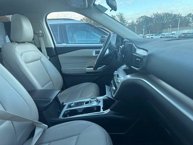 Certified 2023 Ford Explorer XLT w/ Equipment Group 202A AWD/4WD image 10