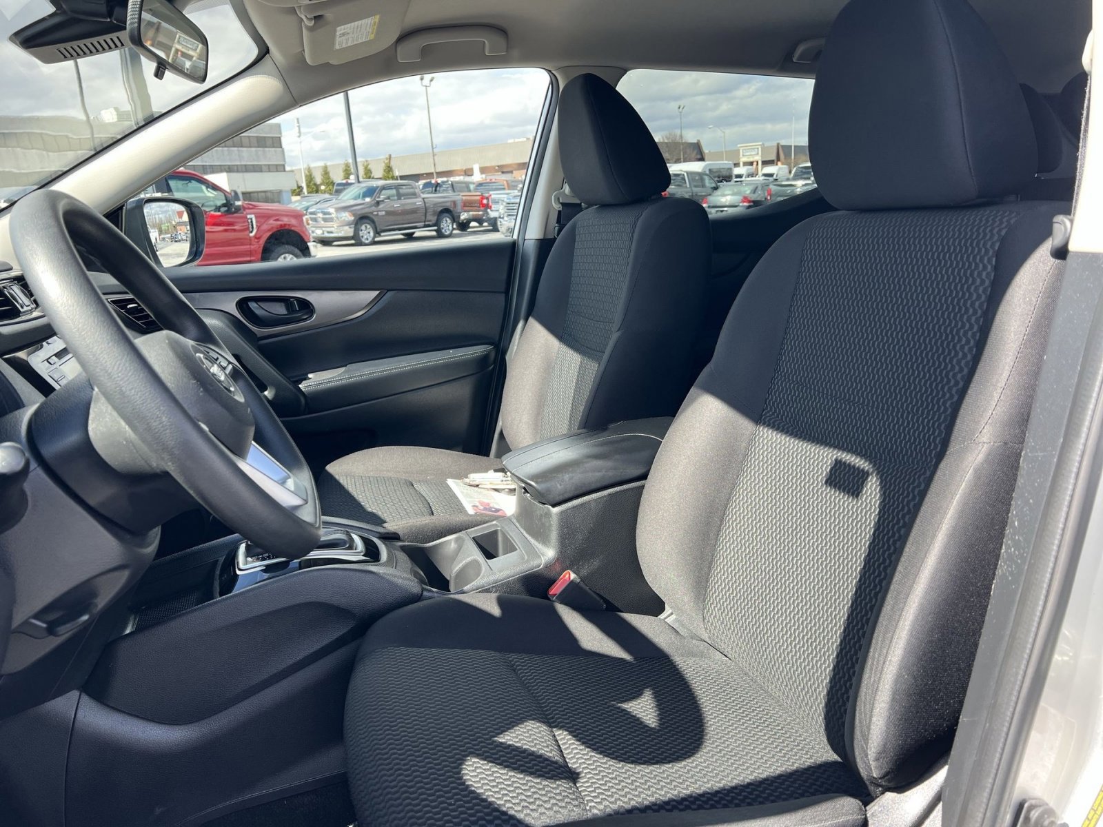 Used 2021 Nissan Rogue Sport S image 13