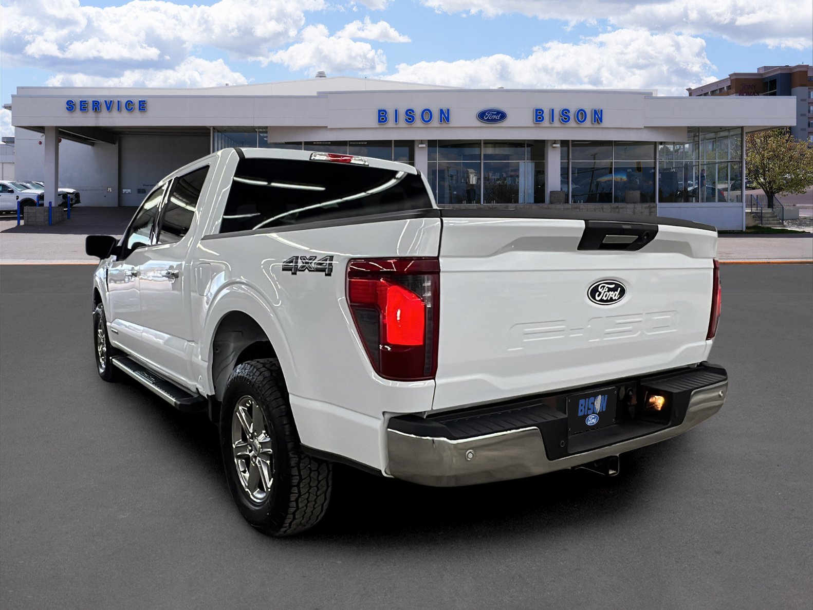 Certified 2024 Ford F150 XLT w/ Mobile Office Package image 5