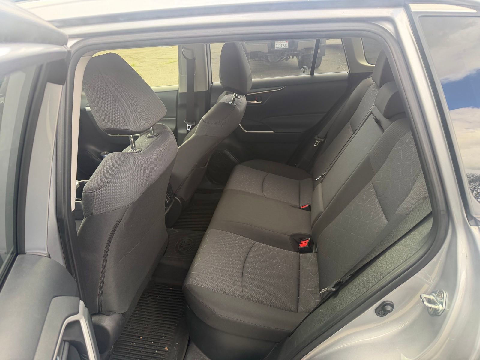 Used 2023 Toyota RAV4 XLE w/ Convenience Package image 12