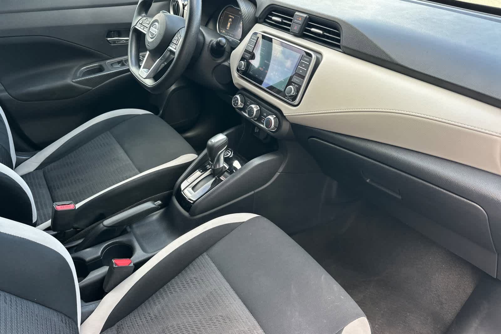 Used 2021 Nissan Versa SV image 15
