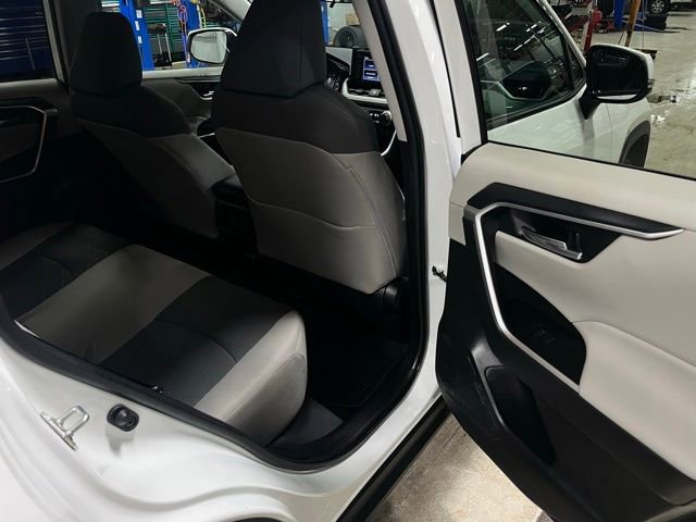 Used 2021 Toyota RAV4 XLE image 26