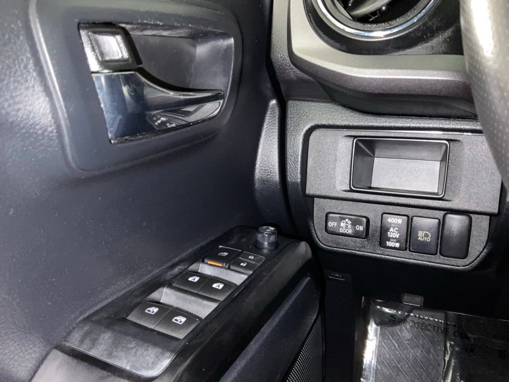 Used 2019 Toyota Tacoma TRD Off-Road w/ Exterior Package AWD/4WD image 20