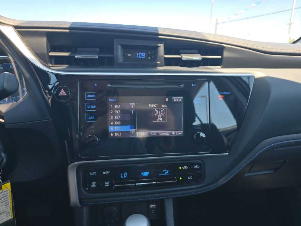 Used 2018 Toyota Corolla SE w/ Carpet Mat Package (TMS) FWD image 12