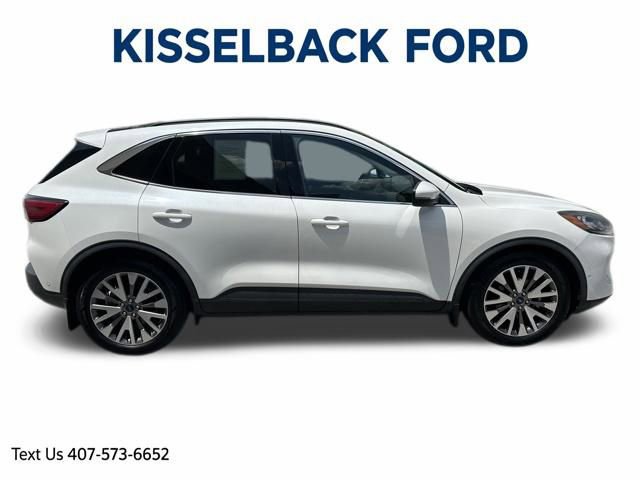 Certified 2020 Ford Escape Titanium w/ Titanium Premium Package 2.0 FWD image 3