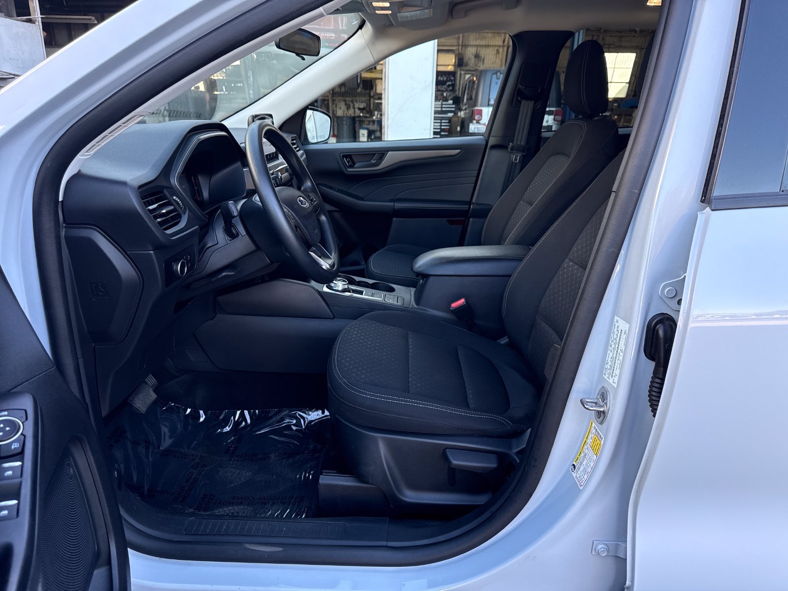 Certified 2025 Ford Escape Active AWD/4WD image 9
