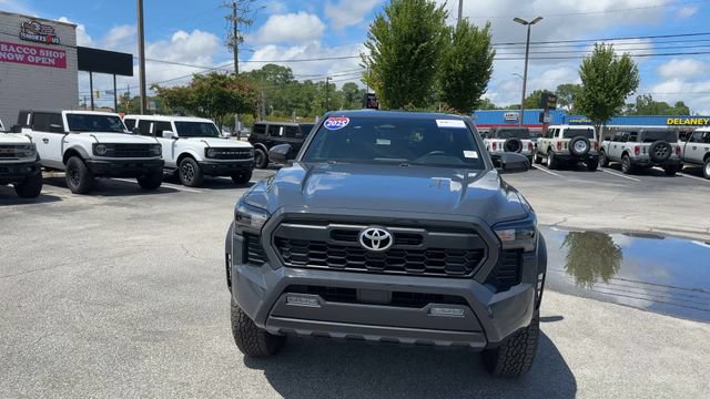 Used 2025 Toyota Tacoma TRD Off-Road AWD/4WD image 2