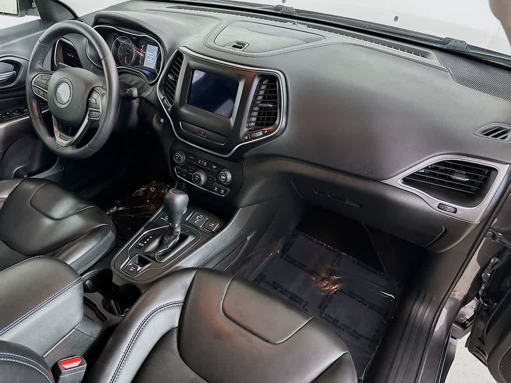 Used 2019 Jeep Cherokee Latitude Plus w/ Cold Weather Group AWD/4WD image 32