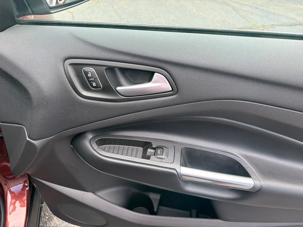 Certified 2018 Ford Escape SE w/ SE Sync 3 Package FWD image 38