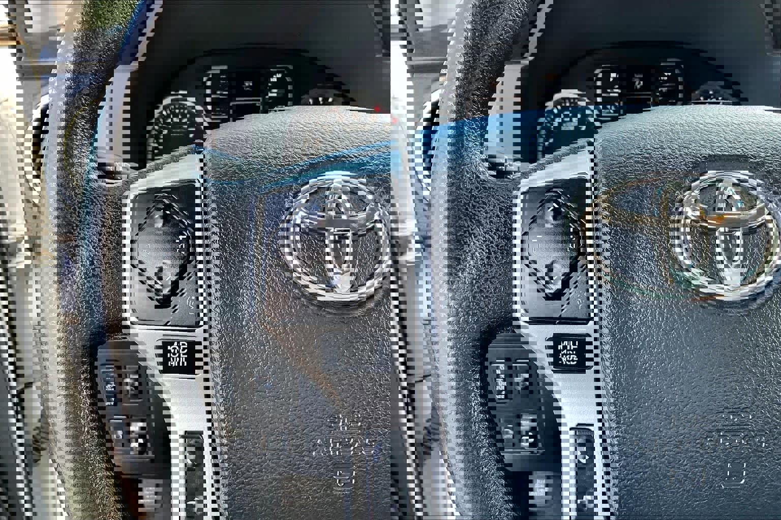 Used 2018 Toyota Tundra SR5 w/ SR5 Upgrade Package image 23