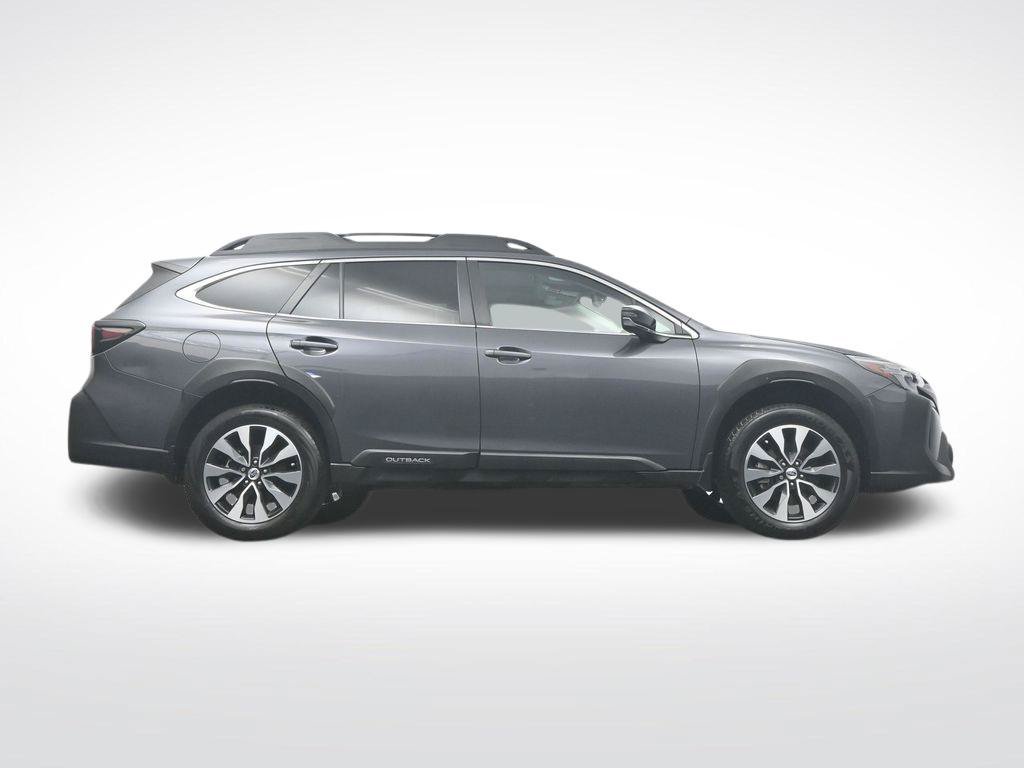 Used 2025 Subaru Outback Limited AWD/4WD image 44