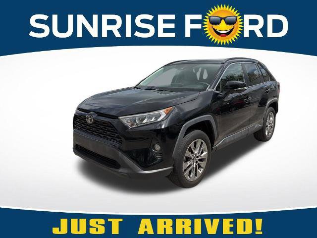 Used 2019 Toyota RAV4 XLE Premium FWD image 7