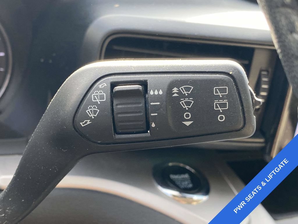 Certified 2022 Ford Explorer XLT RWD image 24