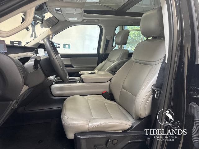 Certified 2025 Ford Expedition Active AWD/4WD image 11
