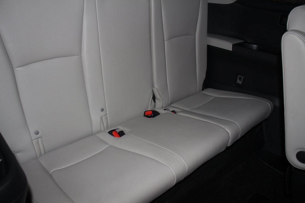 Used 2025 Toyota Grand Highlander AWD image 26