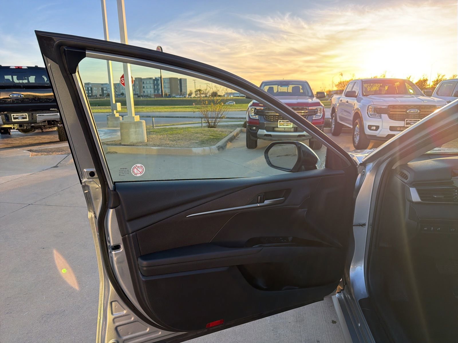 Used 2025 Toyota Camry LE image 15