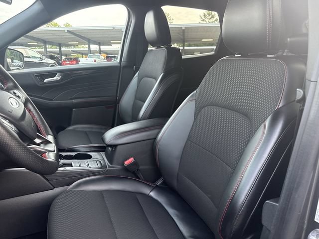 Certified 2025 Ford Escape ST-Line Select AWD/4WD image 11