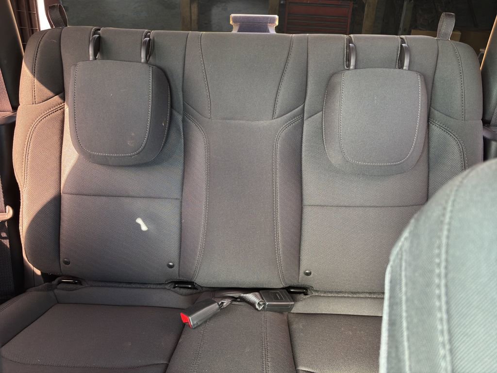 Used 2022 Jeep Wrangler Sport S image 12