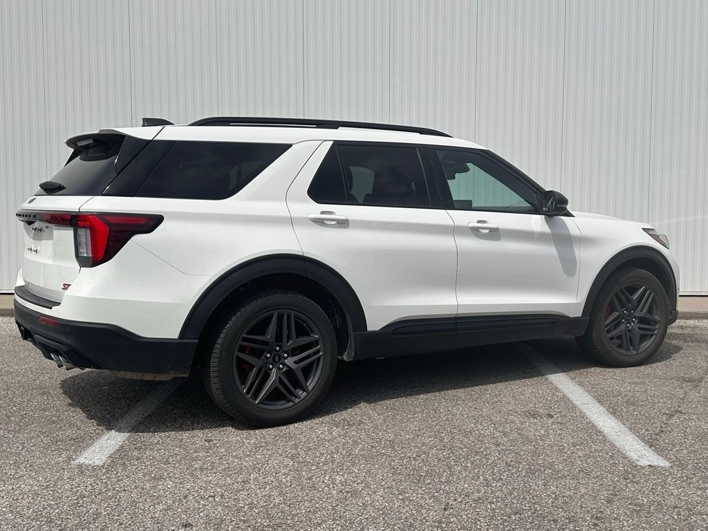 Certified 2025 Ford Explorer ST w/ Sun And Sound Package AWD/4WD image 6