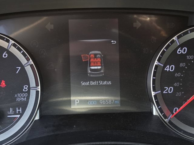 Used 2021 Toyota Highlander LE AWD/4WD image 19