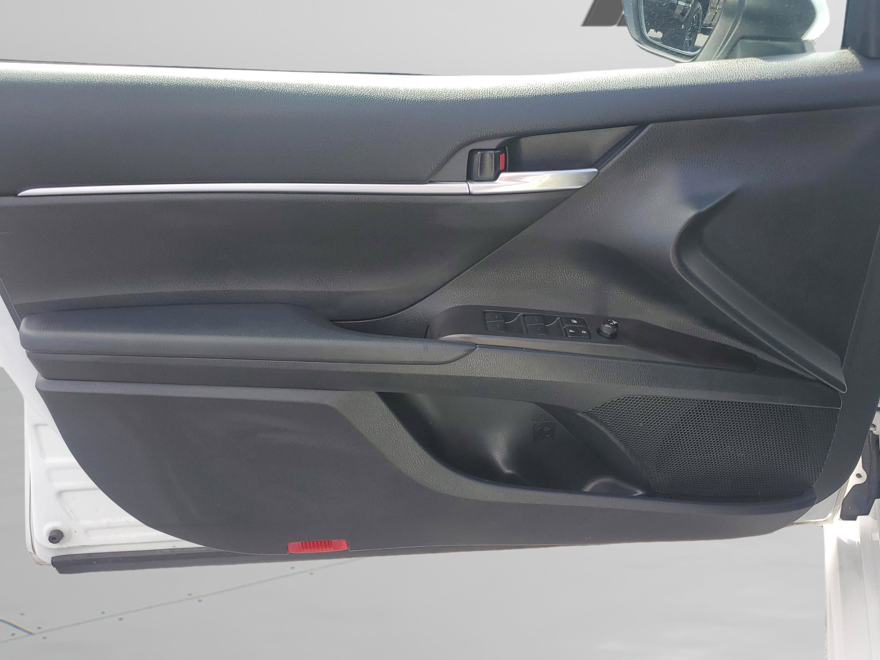 Used 2024 Toyota Camry SE FWD image 16