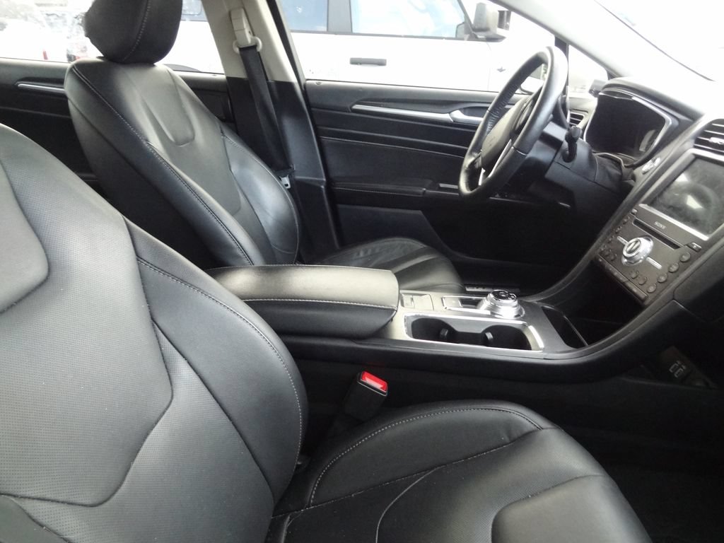 Certified 2020 Ford Fusion Titanium FWD image 12