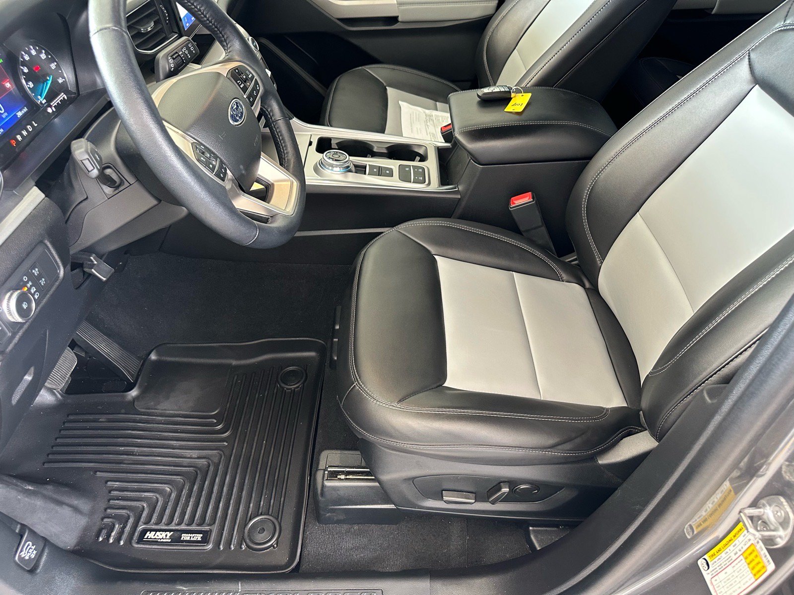 Certified 2022 Ford Explorer XLT w/ Equipment Group 202A RWD image 15