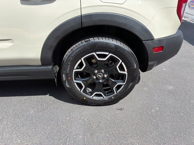 Certified 2025 Ford Bronco Sport Outer Banks w/ Outer Banks Tech Package+ AWD/4WD image 17