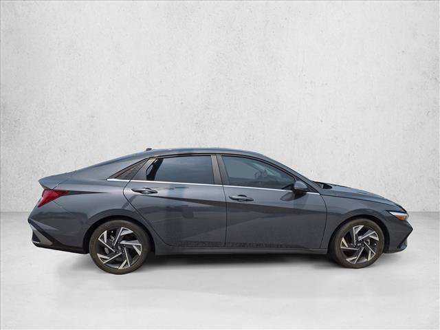 Used 2024 Hyundai Elantra Limited FWD image 4