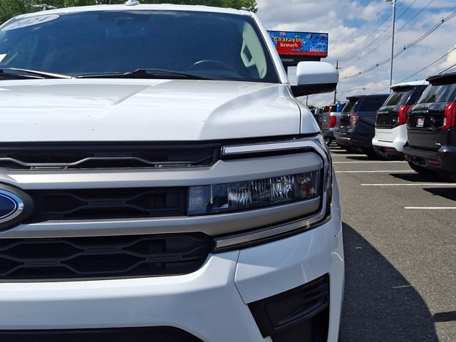 Certified 2024 Ford Expedition XLT AWD/4WD image 13