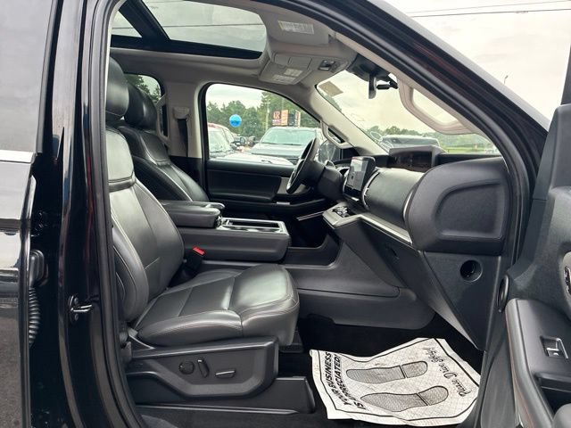Certified 2025 Ford Expedition Active AWD/4WD image 48