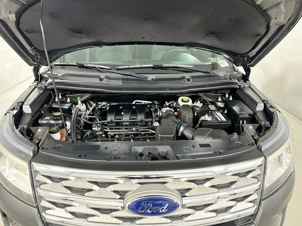 Certified 2018 Ford Explorer XLT w/ Equipment Group 201A AWD/4WD image 30