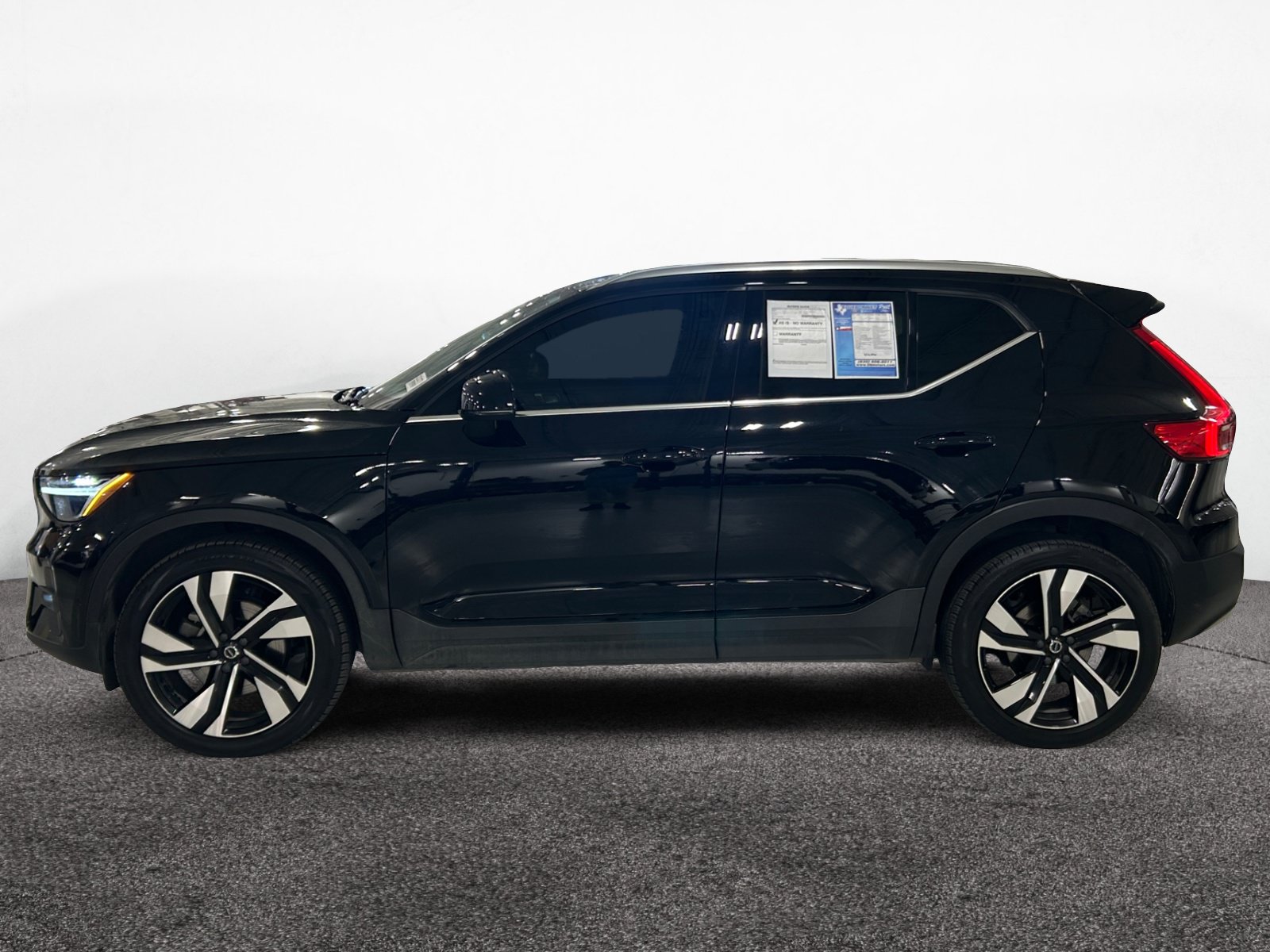 Used 2023 Volvo XC40 B5 Ultimate w/ Protection Package Premier AWD/4WD image 8