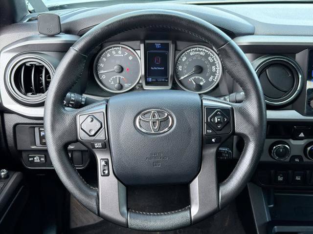 Used 2017 Toyota Tacoma TRD Pro AWD/4WD image 23