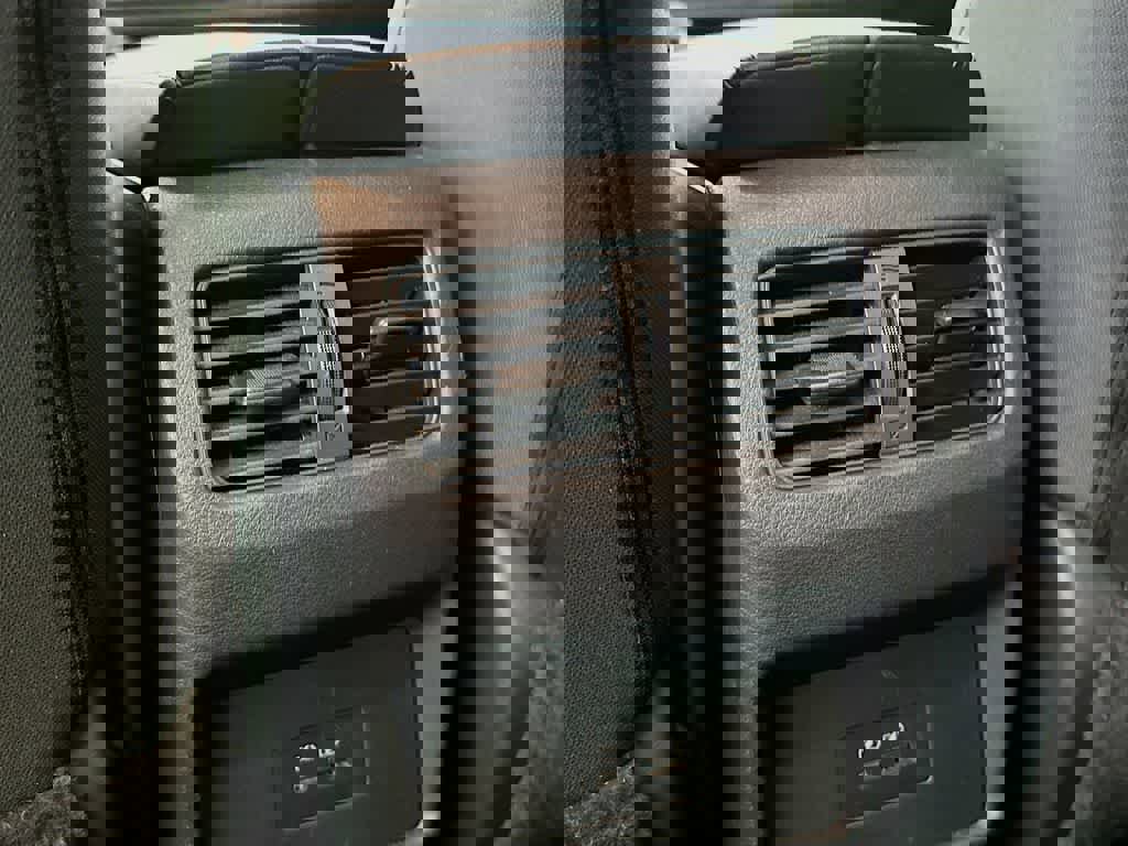 Used 2022 Nissan Rogue SV image 16