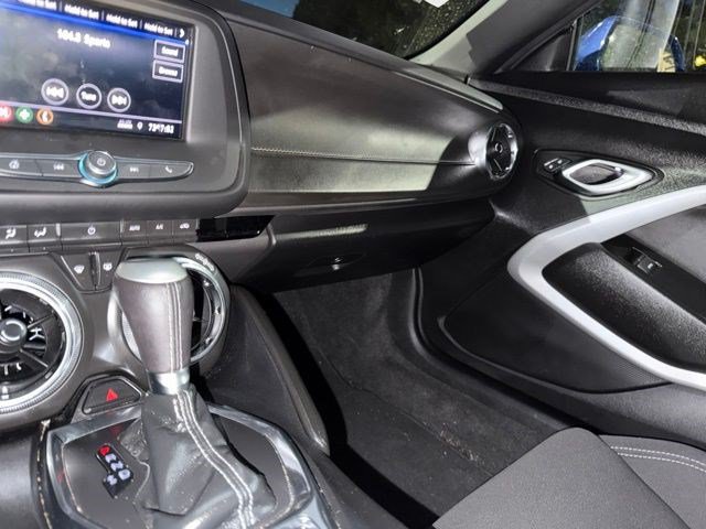 Used 2020 Chevrolet Camaro LT RWD image 15