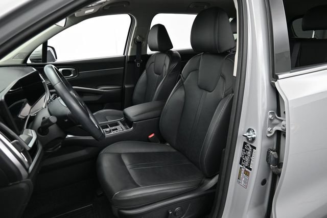 Used 2025 Kia Sorento S FWD image 12