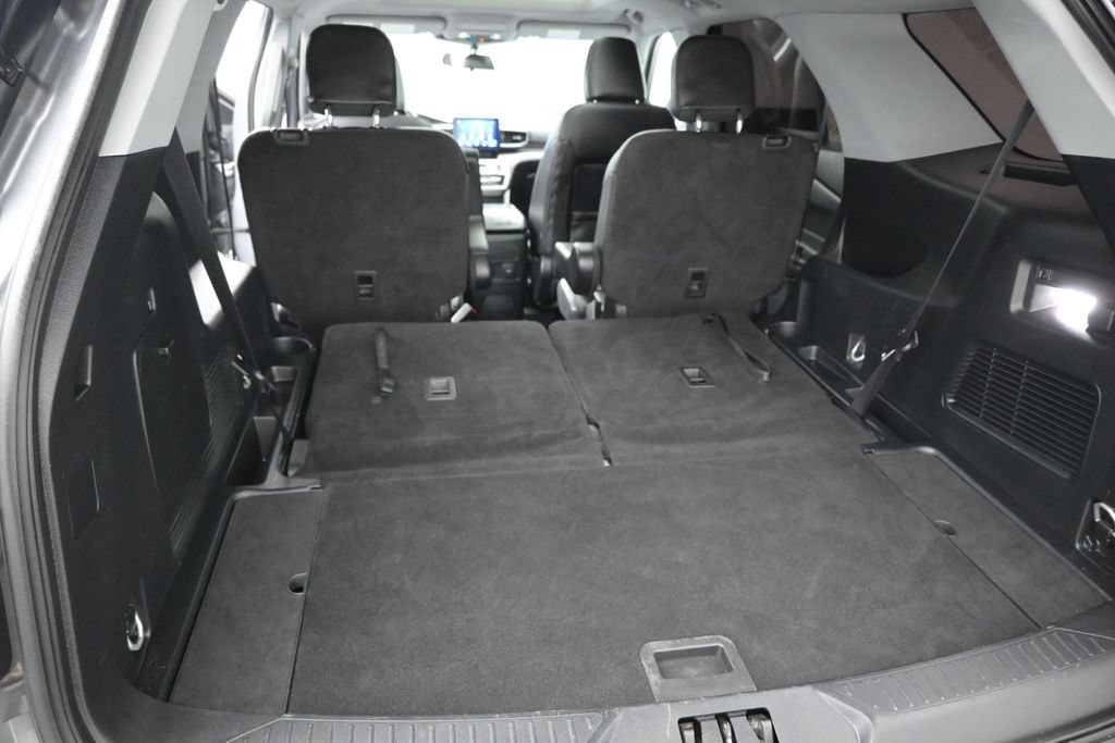 Certified 2023 Ford Explorer XLT w/ Equipment Group 202A RWD image 10