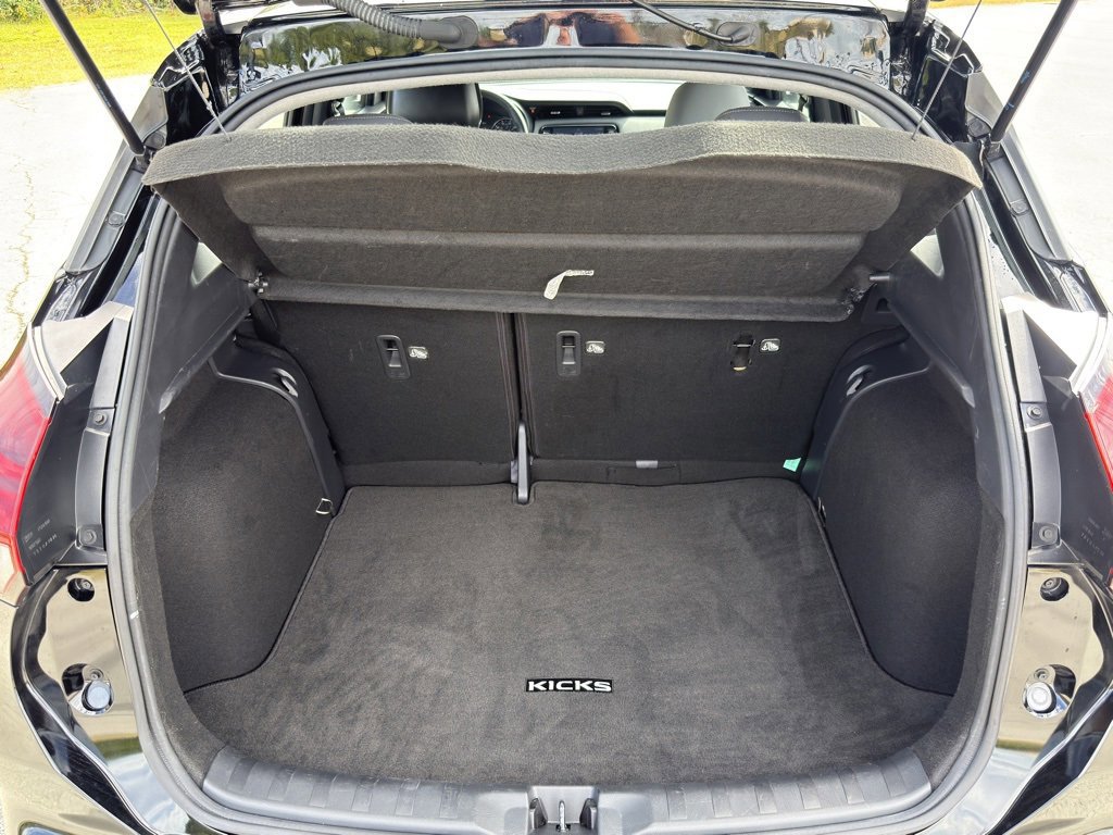 Used 2022 Nissan Kicks SR w/ Premium Package image 25