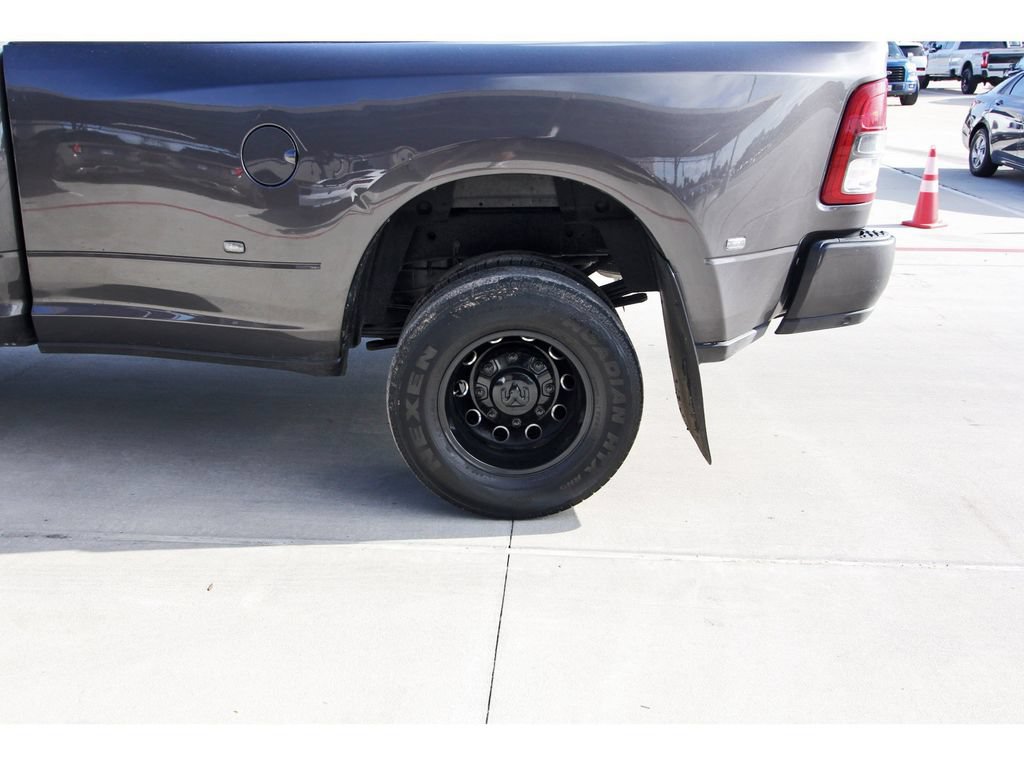 Used 2024 RAM 3500 Big Horn w/ Night Edition AWD/4WD image 30